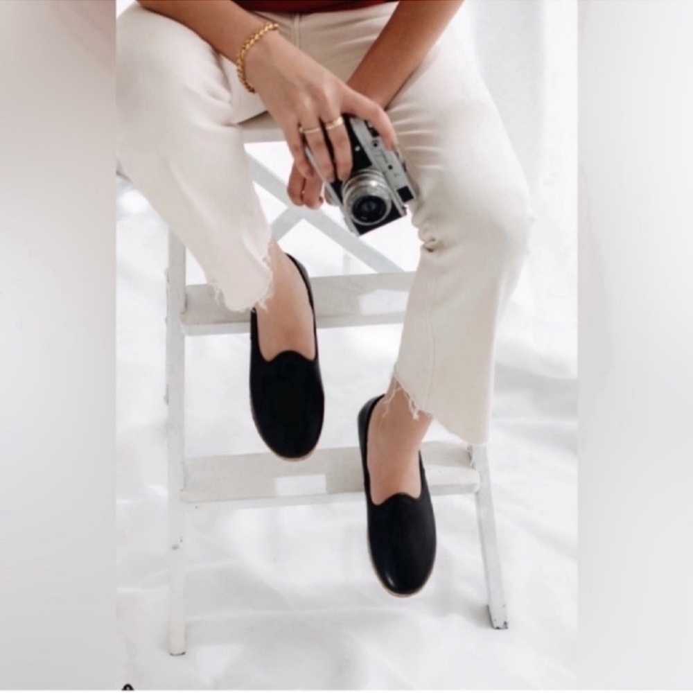 Charix Black Leather Slip On Flats Size EU 39/US 8.75 Unisex